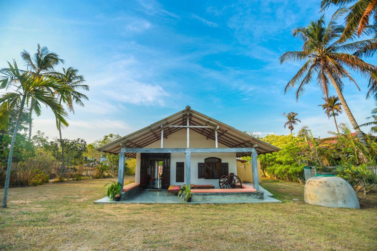 Ocean Cottage - Frangipani Kalametiya Exteriör bild